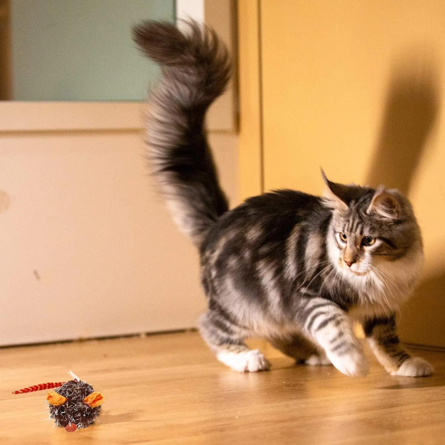 Gigwi Interactive Cat Toy Moving Mouse, Automatic Cat Toy Mice Electronic with Furry Tail, Squeaky Cat Toys for Indoor Cats/Outdoor Exercise (Orange Ear)