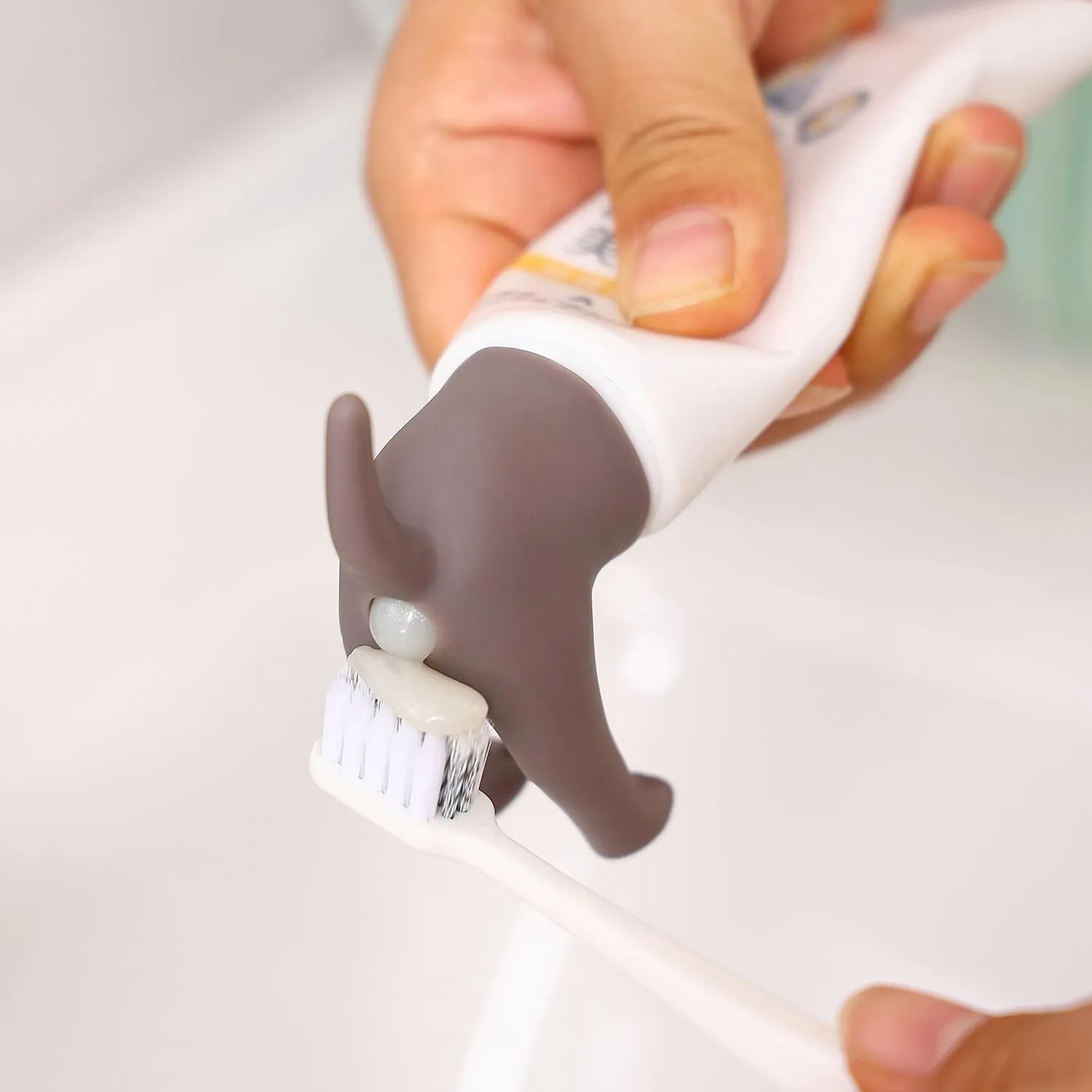 Pooping Dog Butt Toothpaste Topper, Dog Toothpaste Dispenser, Gag Gift Toothpaste Squeezer,Safe Nature Rubber with Stopper